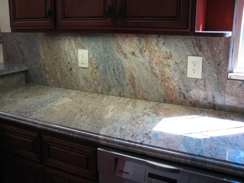 Granite-kitchen-backsplash